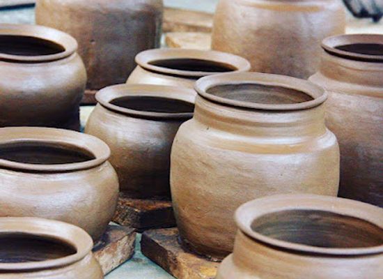 bhutan/tashiyangtse/shop/gangzur-pottery