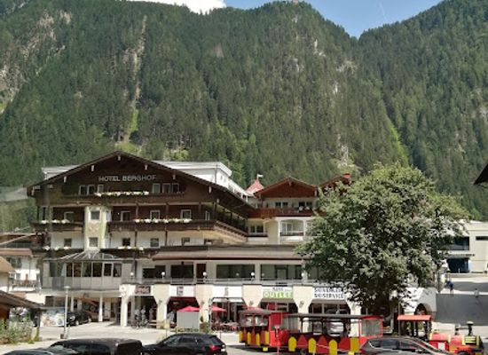 austria/mayrhofen/shop/sport-fashion-outlet