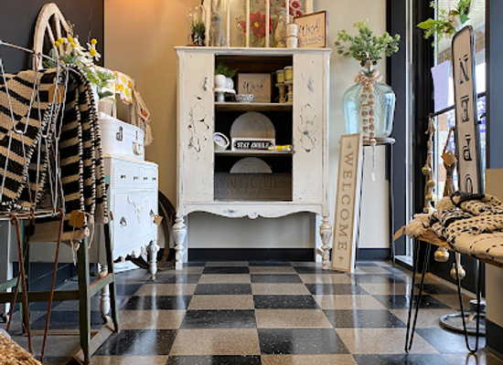 michigan/southwest-michigan/shop/still-vintage