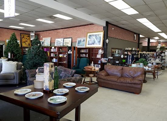 california/joshua-tree-national-park/shop/joshua-springs-thrift-store