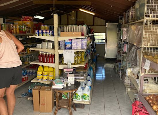 turks-and-caicos-islands/north-caicos/shop/robinson-variety-store