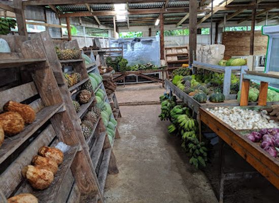 micronesia/outer-islands-of-pohnpei/shop/c-i-e-simon-s-market