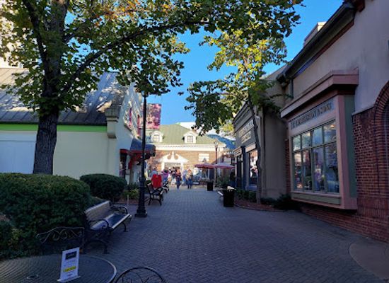 missouri/northwest-missouri/shop/grand-village-shops
