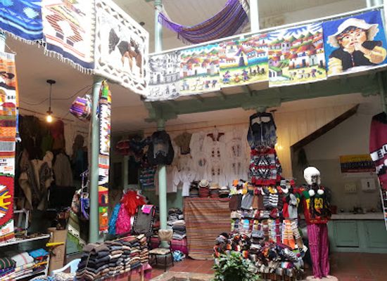 ecuador/orellana-region/shop/plaza-san-francisco-cuenca-ecuador