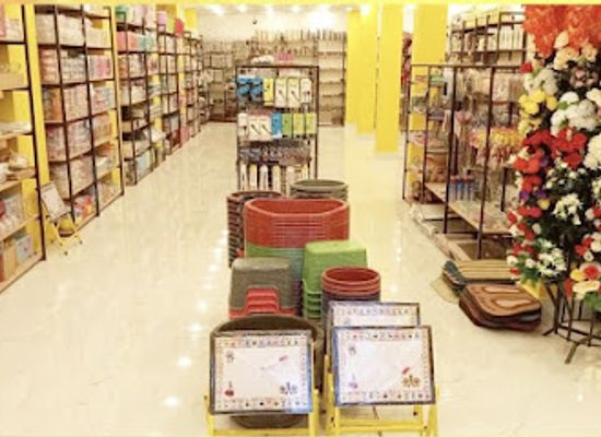pakistan/kaghan-valley/shop/dollar-store