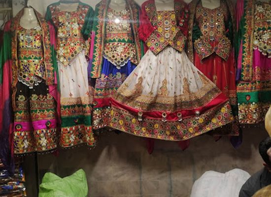 pakistan/khyber-pakhtunkhwa/shop/roshan-brands-boutique