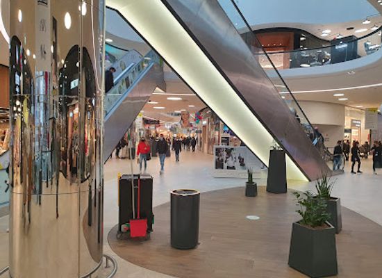 luxembourg/oesling/shop/cloche-d-or-shopping-center