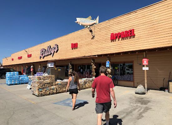 wyoming/sublette-county/shop/ridley-s-family-markets