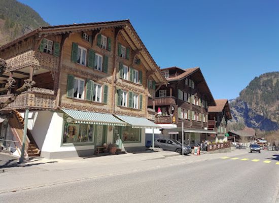 switzerland/lauterbrunnen-valley/shop/base-cafe