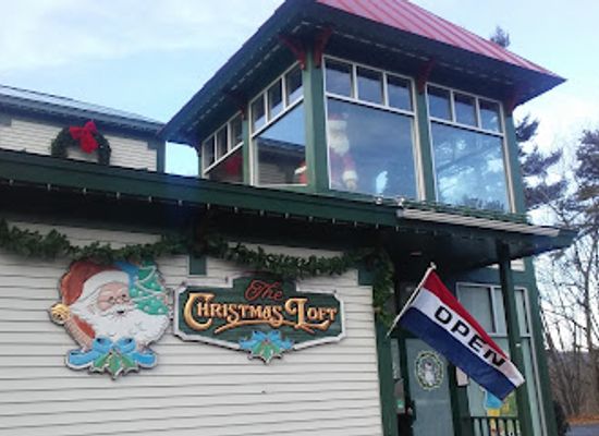 new-hampshire/mount-washington-valley/shop/the-christmas-loft