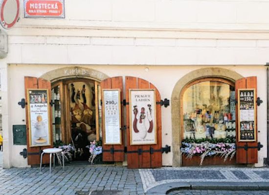 czechia/beskydy-mountains/shop/charles-bridge-shop