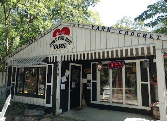 ohio/lake-erie-islands/shop/christi-s-just-for-ewe-gift-shop