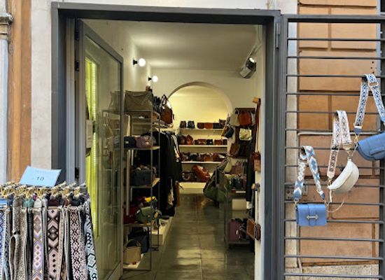 italy/rome/colosseo/shop/sufir