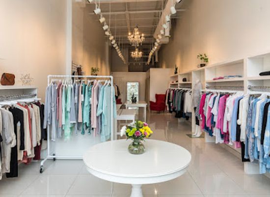 canada/ottawa-valley/shop/must-boutique