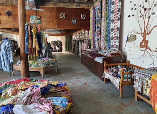 kyrgyzstan/fergana-valley/shop/yodgorlik-silk-factory