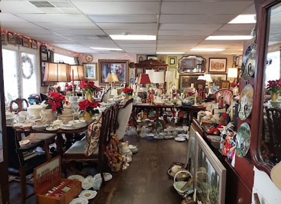 virginia/southwest-virginia/shop/carroll-s-collectibles-antiques