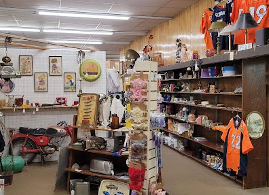 kansas/hutchinson/shop/long-ago-antique-mall