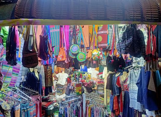 myanmar-burma/kalaw/shop/pine-su-tratidional-fashion-shop
