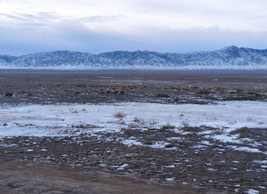 kazakhstan/tian-shan/shop/magazinchik-i-perekus