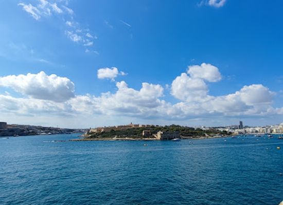 malta/southern-harbour/shop/the-point-shopping-mall