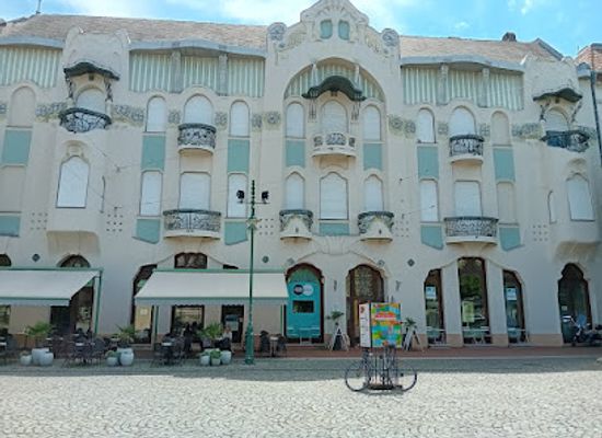 hungary/szeged-csanad/shop/reok-palace
