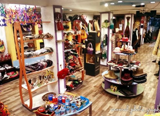 india/munnar/shop/krishna-kerala-kasavu-sarees-mystique-boutique