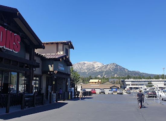 california/mammoth-lakes/shop/minaret-village-shopping-center