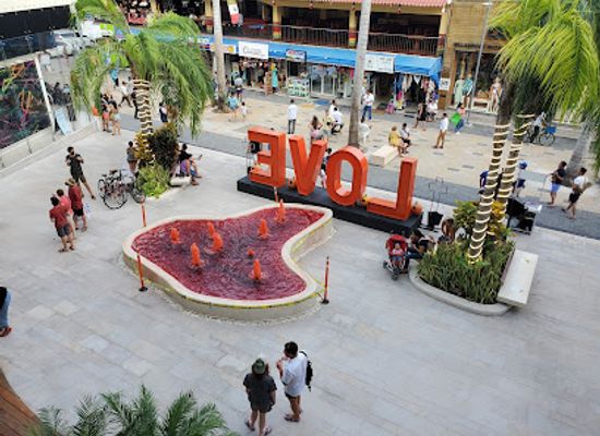 mexico/playa-del-carmen/coco-beach/shop/quinta-alegria-shopping-mall