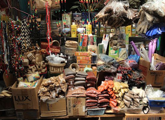 ecuador/carchi-region/shop/plaza-de-ponchos