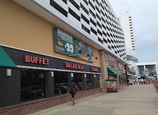 mexico/cancun/shop/plaza-malecon-americas