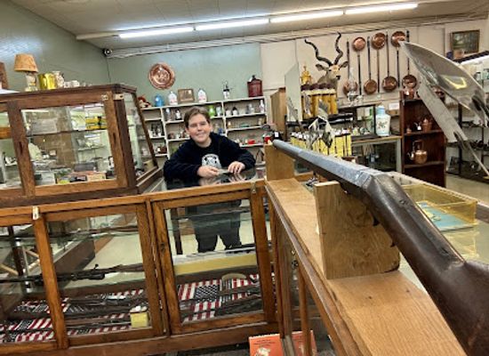 wisconsin/glacial-lake-wisconsin/shop/lake-geneva-antique-mall