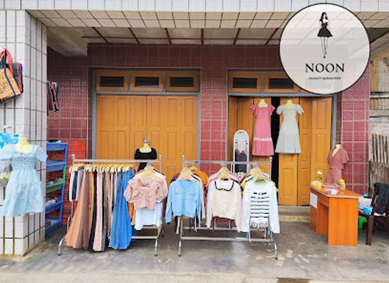 myanmar-burma/hsipaw/shop/noon-fashion-shop