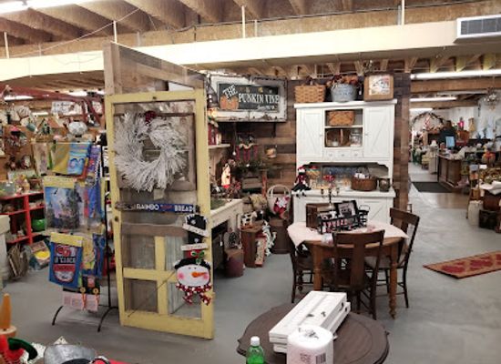 virginia/roanoke/shop/willow-tree-antiques-primitives