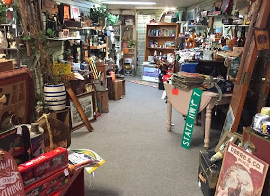 iowa/historic-hills-scenic-byway/shop/back-road-finds