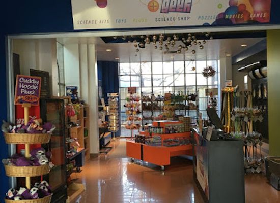 canada/regina/wascana-centre/shop/atom-geek-science-shop