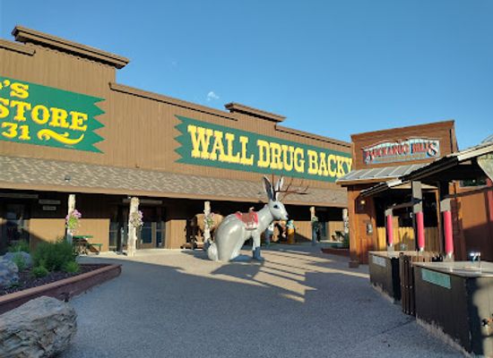 south-dakota/west-river/shop/wall-drug-store