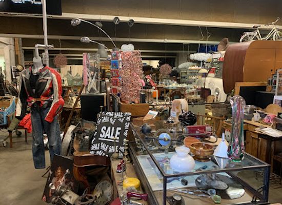 netherlands/zaanstreek/shop/garage-sale-krommenie