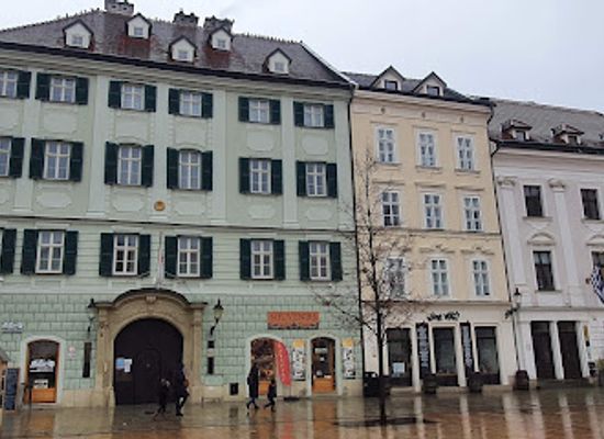 slovakia/bratislava/old-town-stare-mesto/shop/slovak-gift-and-souvenirs