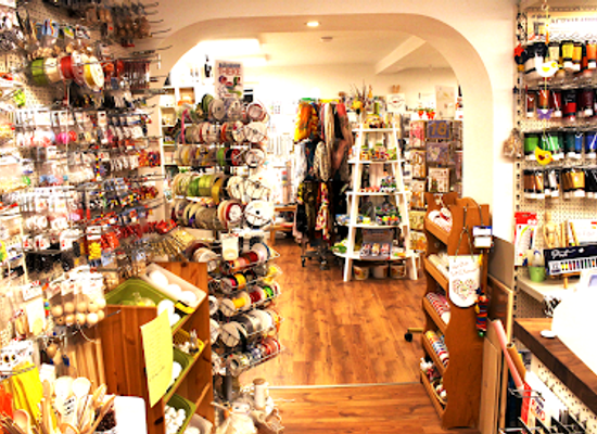 germany/palatinate/shop/seidenraupe-hochspeyer-wollgeschaft-dekoladen-geschenkartikel-co2-zylindertausch-hobby-spielwaren-schreibwaren