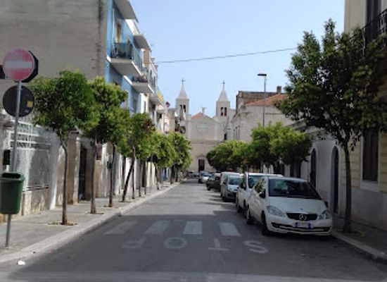 italy/bari/santo-spirito/shop/estes-21