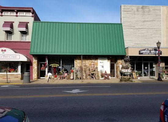 ohio/amish-country/shop/shop-downtown-millersburg-ohio