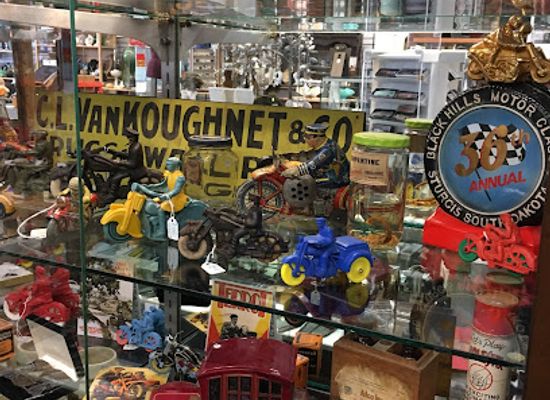 south-dakota/glacial-lakes-and-prairies/shop/unique-to-antique