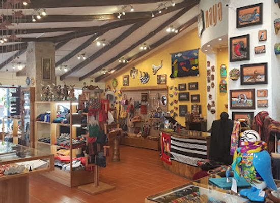 ecuador/western-lowlands/shop/plaza-naya