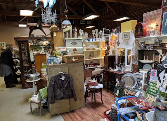 washington/the-skagit-valley/shop/red-door-antique-mall