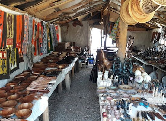 namibia/namaland/shop/okahandja-mbangura-woodcarvers-craft-market
