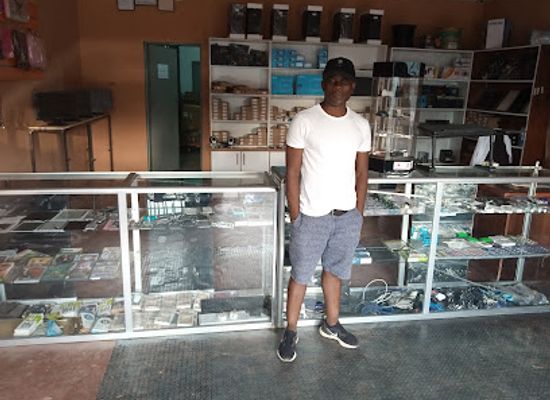 malawi/viphya-mountains/shop/doka-computers
