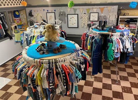 iowa/backbone-state-park/shop/repeats-consignment