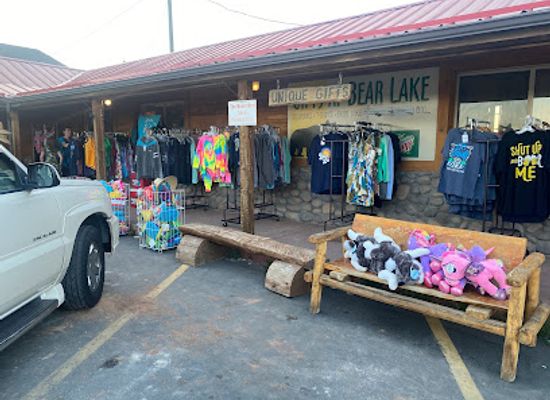 utah/bear-river-valley/shop/the-bear-s-den-gifts-and-souvenirs
