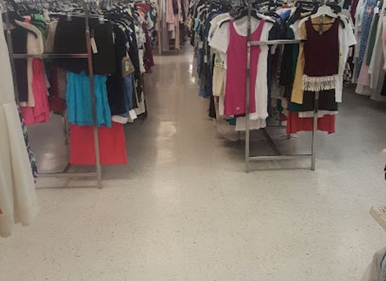 missouri/joplin/shop/half-of-half-name-brand-clothing