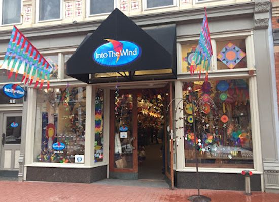 colorado/boulder/shop/into-the-wind